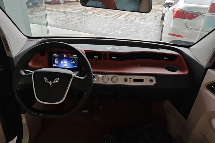 Used Wuling Hongguang MINIEV 2021 Macaron Premium Model – Lithium Iron Phosphate Center Console