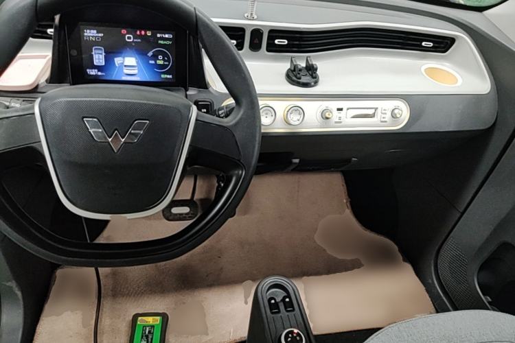 Used Wuling Hongguang MINIEV 2021 Macaron Premium Model – Lithium Iron Phosphate Center Console