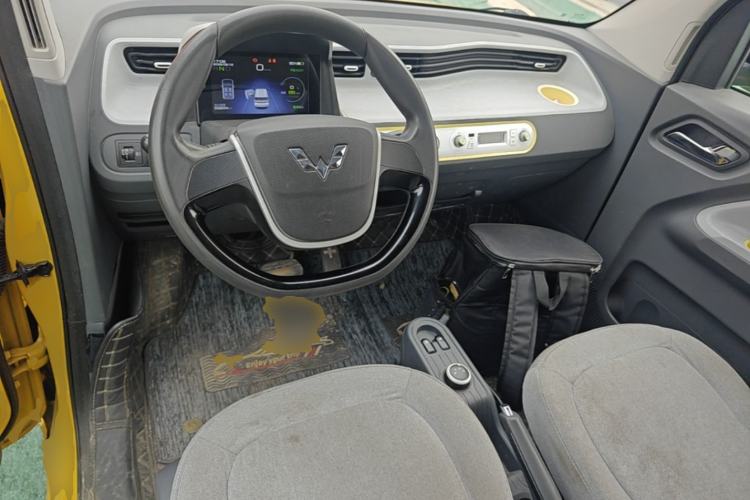 Used Wuling Hongguang MINIEV 2021 Macaron Premium Model – Lithium-NMC Center Console