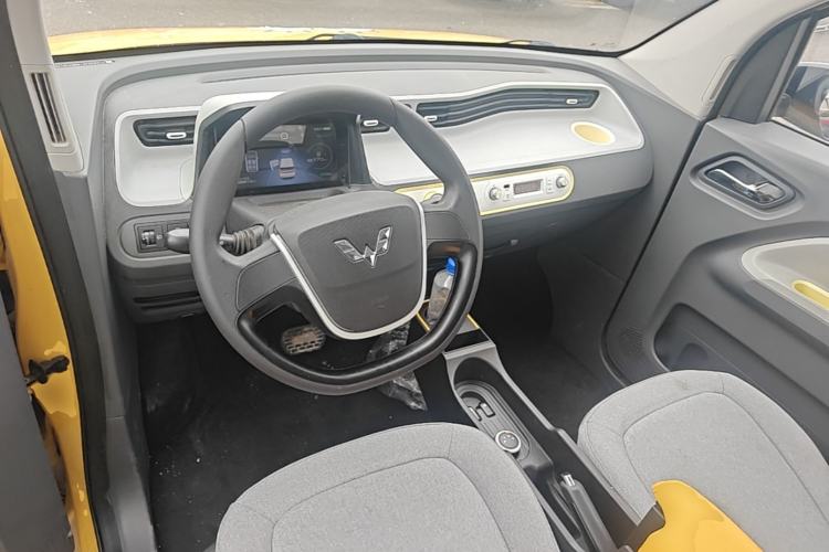 Used Wuling Hongguang MINIEV 2021 Macaron Premium Model – Lithium Iron Phosphate Center Console