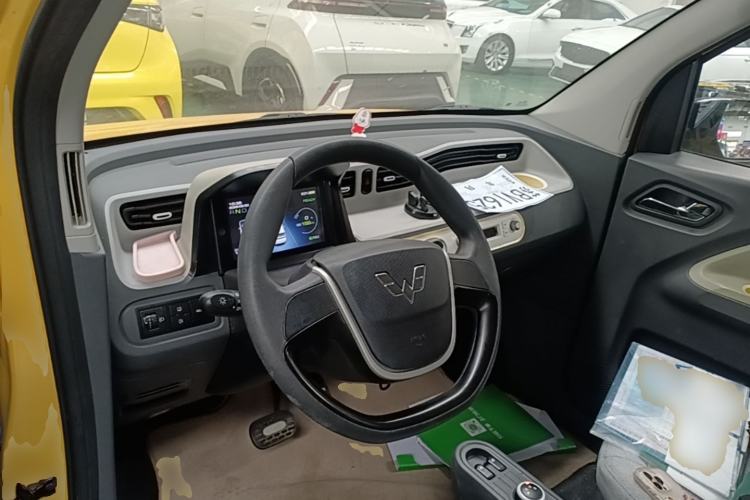 Used Wuling Hongguang MINIEV 2021 Macaron Premium Model – Lithium Iron Phosphate Center Console