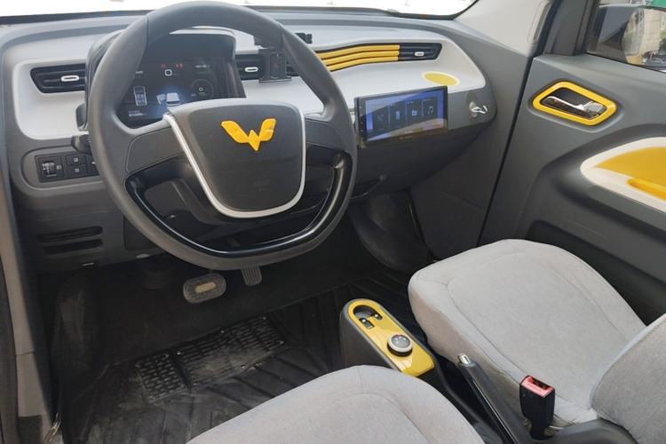Used Wuling Hongguang MINIEV 2021 Macaron Premium Model – Lithium Iron Phosphate Center Console