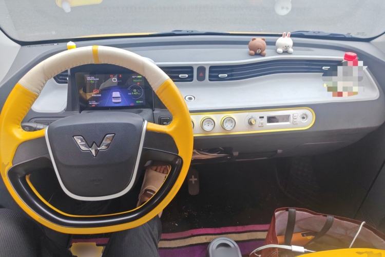 Used Wuling Hongguang MINIEV 2021 Macaron Premium Model – Lithium-NMC Center Console