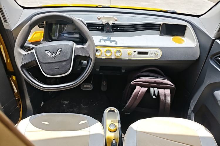 Used Wuling Hongguang MINIEV 2021 Macaron Premium Model – Lithium-NMC Center Console