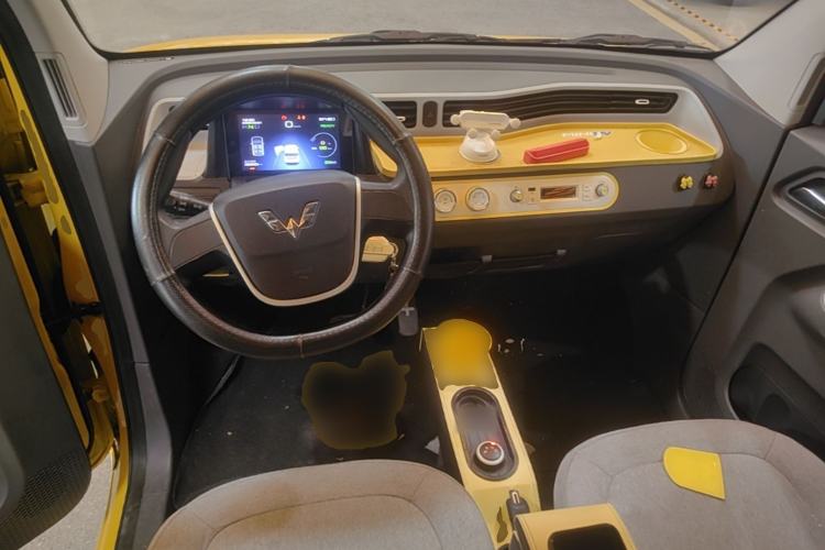 Used Wuling Hongguang MINIEV 2021 Macaron Premium Model – Lithium Iron Phosphate Center Console