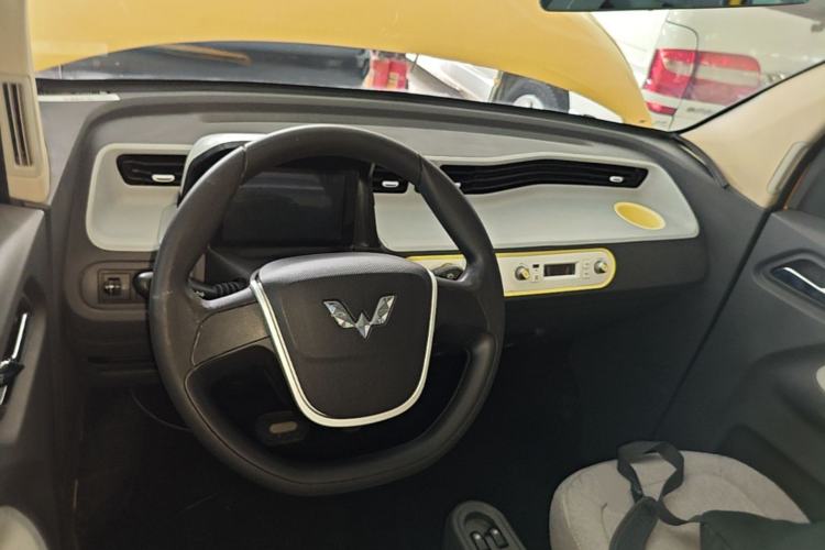 Used Wuling Hongguang MINIEV 2021 Macaron Premium Model – Lithium-NMC Center Console