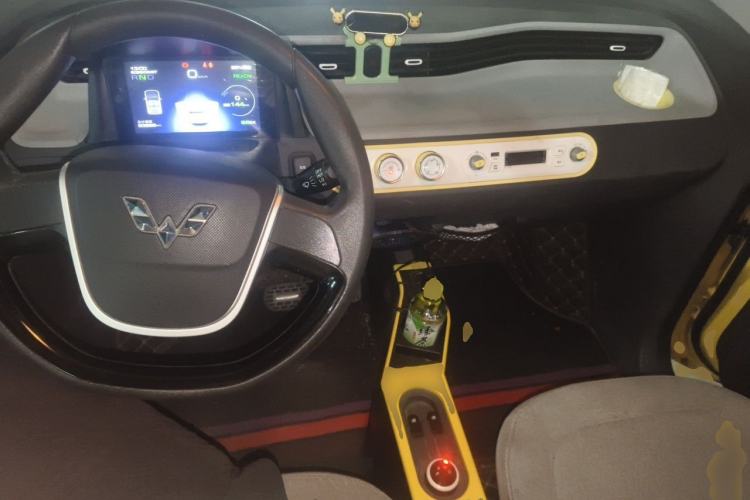 Used Wuling Hongguang MINIEV 2021 Macaron Premium Model – Lithium-NMC Center Console
