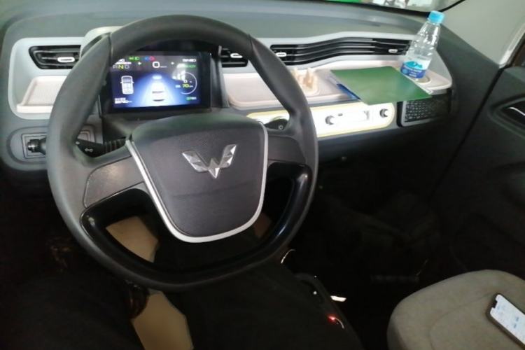 Used Wuling Hongguang MINIEV 2021 Macaron Fashion Edition Lithium-Ion Battery Center Console