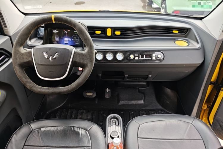 Used Wuling Hongguang MINIEV 2021 Macaron Premium Model – Lithium Iron Phosphate Center Console