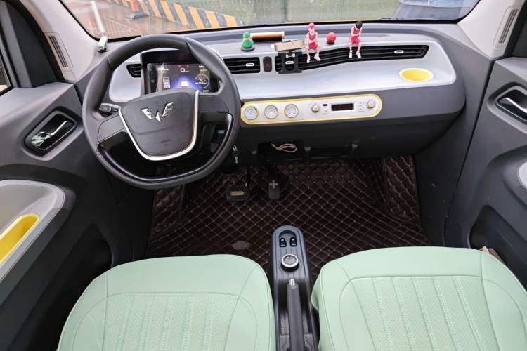 Used Wuling Hongguang MINIEV 2021 Macaron Premium Model – Lithium-NMC Center Console