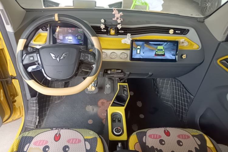 Used Wuling Hongguang MINIEV 2021 Macaron Premium Model – Lithium Iron Phosphate Center Console