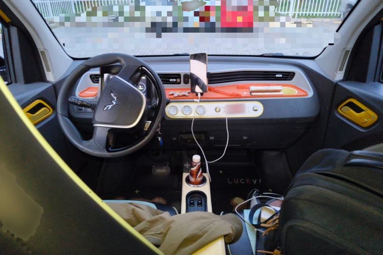 Used Wuling Hongguang MINIEV 2021 Macaron Premium Model – Lithium-NMC Center Console