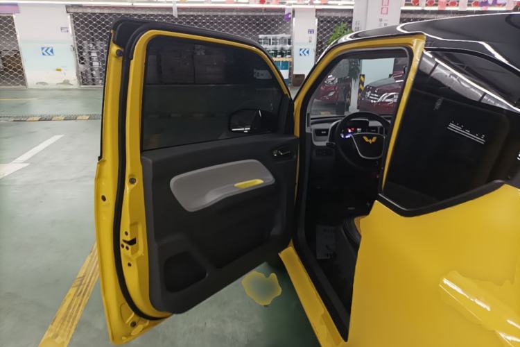 Used Wuling Hongguang MINIEV 2021 Macaron Fashion Model Lithium Iron Phosphate Driver Seat