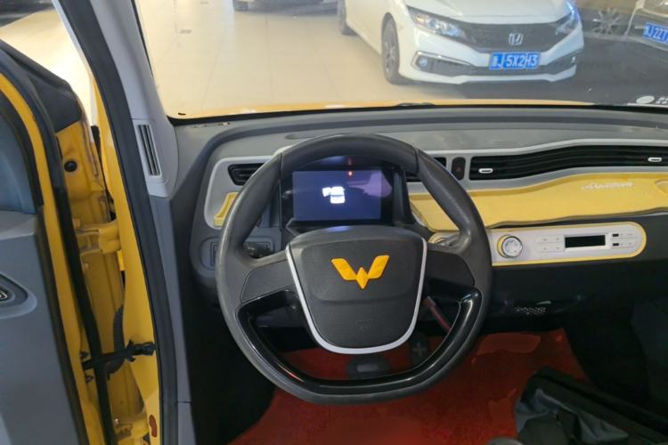 Used Wuling Hongguang MINIEV 2021 Macaron Sandwich Model 170 km Lithium Iron Phosphate Driver Seat