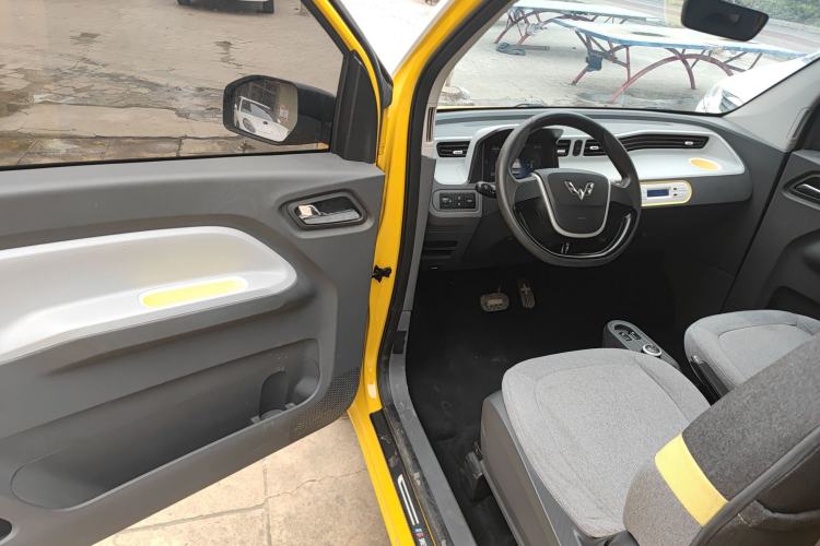 Used Wuling Hongguang MINIEV 2021 Macaron Premium Model – Lithium-NMC Driver Seat