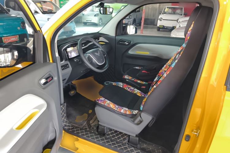 Used Wuling Hongguang MINIEV 2021 Macaron Premium Model – Lithium Iron Phosphate Driver Seat