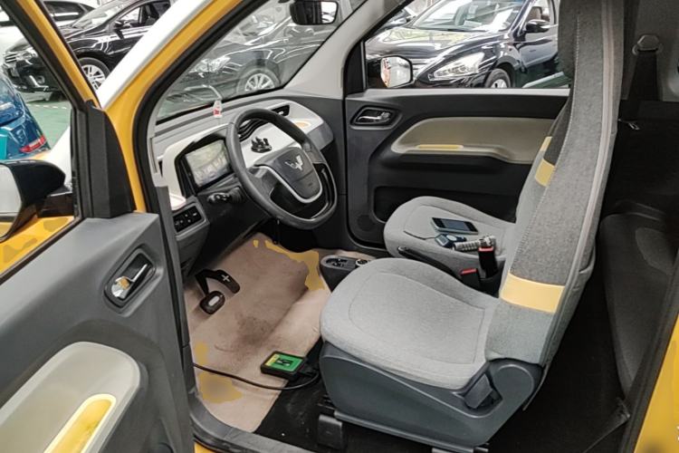 Used Wuling Hongguang MINIEV 2021 Macaron Premium Model – Lithium Iron Phosphate Driver Seat