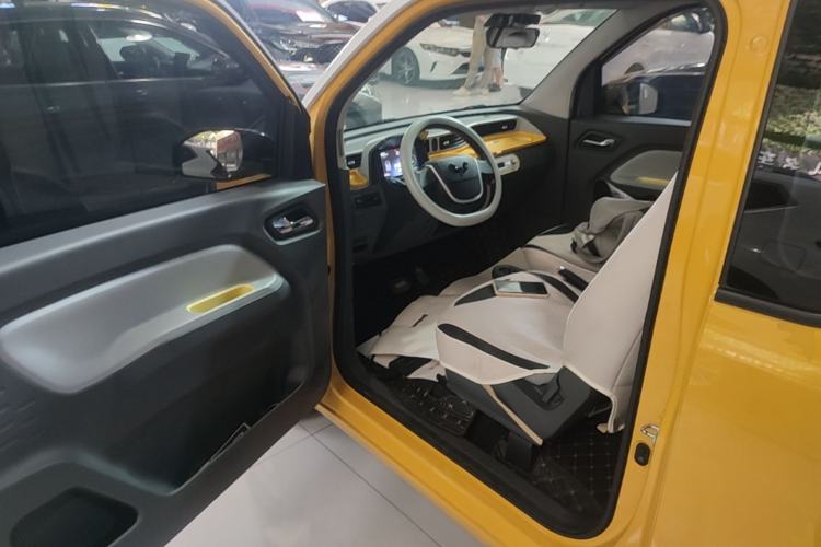 Used Wuling Hongguang MINIEV 2021 Macaron Fashion Edition Lithium-Ion Battery Driver Seat