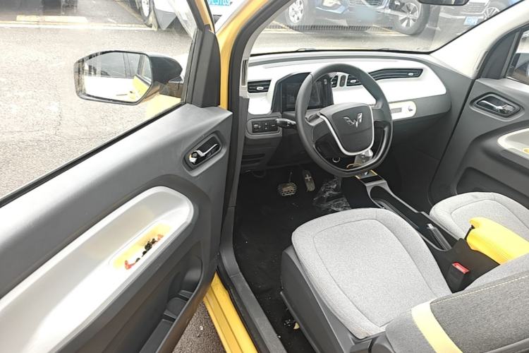 Used Wuling Hongguang MINIEV 2021 Macaron Premium Model – Lithium Iron Phosphate Driver Seat