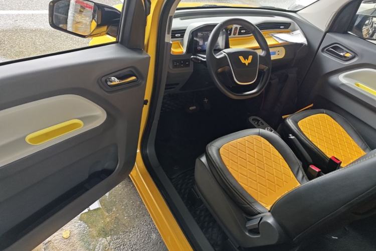 Used Wuling Hongguang MINIEV 2021 Macaron Premium Model – Lithium Iron Phosphate Driver Seat