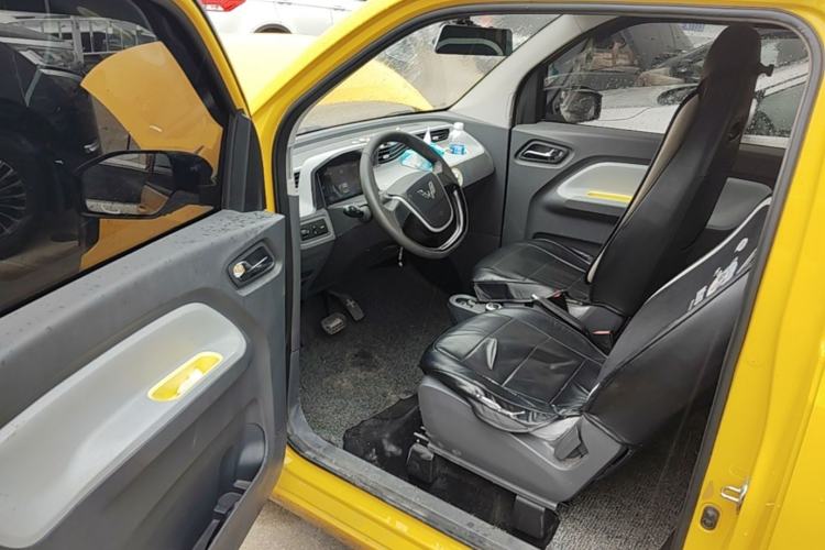 Used Wuling Hongguang MINIEV 2021 Macaron Fashion Model Lithium Iron Phosphate Driver Seat