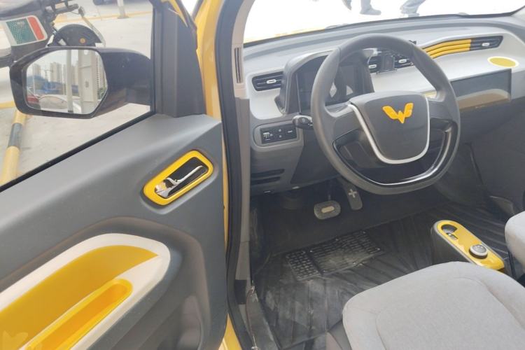 Used Wuling Hongguang MINIEV 2021 Macaron Premium Model – Lithium Iron Phosphate Driver Seat