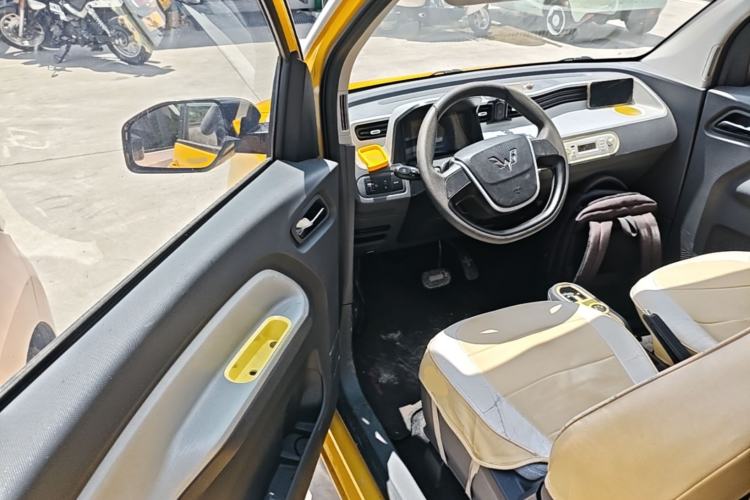 Used Wuling Hongguang MINIEV 2021 Macaron Premium Model – Lithium-NMC Driver Seat