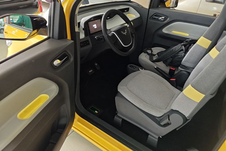Used Wuling Hongguang MINIEV 2021 Macaron Premium Model – Lithium-NMC Driver Seat