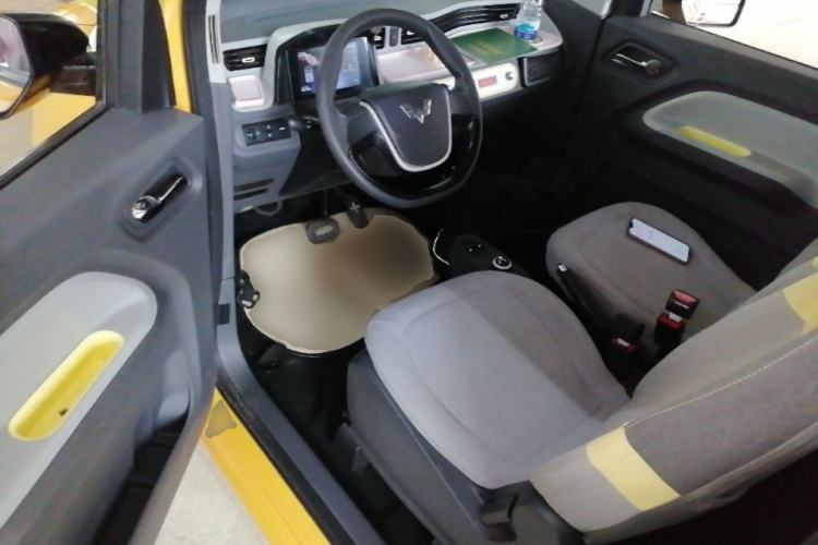 Used Wuling Hongguang MINIEV 2021 Macaron Fashion Edition Lithium-Ion Battery Driver Seat