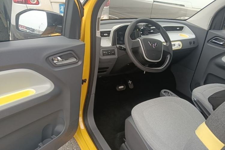 Used Wuling Hongguang MINIEV 2021 Macaron Fashion Model Lithium Iron Phosphate Driver Seat