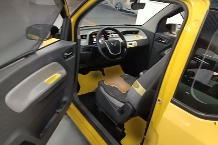 Used Wuling Hongguang MINIEV 2021 Macaron Fashion Edition Lithium-Ion Battery Driver Seat