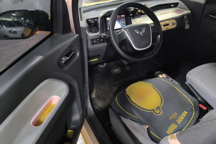Used Wuling Hongguang MINIEV 2021 Macaron Fashion Model Lithium Iron Phosphate Driver Seat