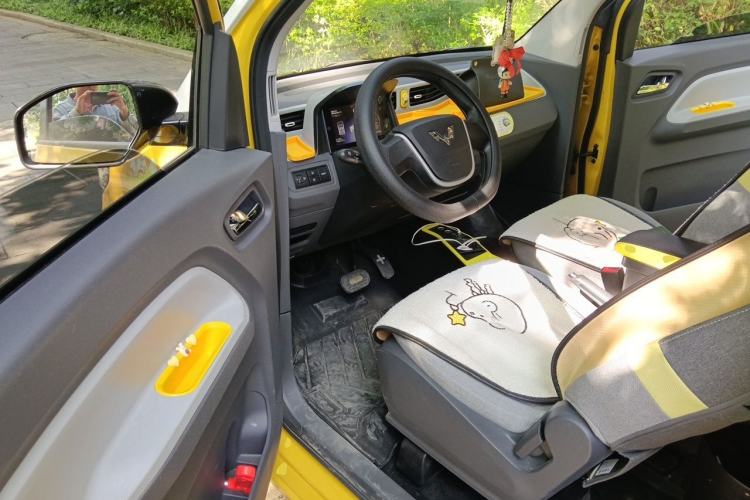 Used Wuling Hongguang MINIEV 2021 Macaron Premium Model – Lithium-NMC Driver Seat