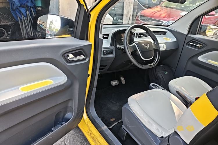 Used Wuling Hongguang MINIEV 2021 Macaron Fashion Model Lithium Iron Phosphate Driver Seat