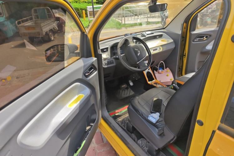 Used Wuling Hongguang MINIEV 2021 Macaron Sandwich Model 170 km Lithium Ternary Driver Seat