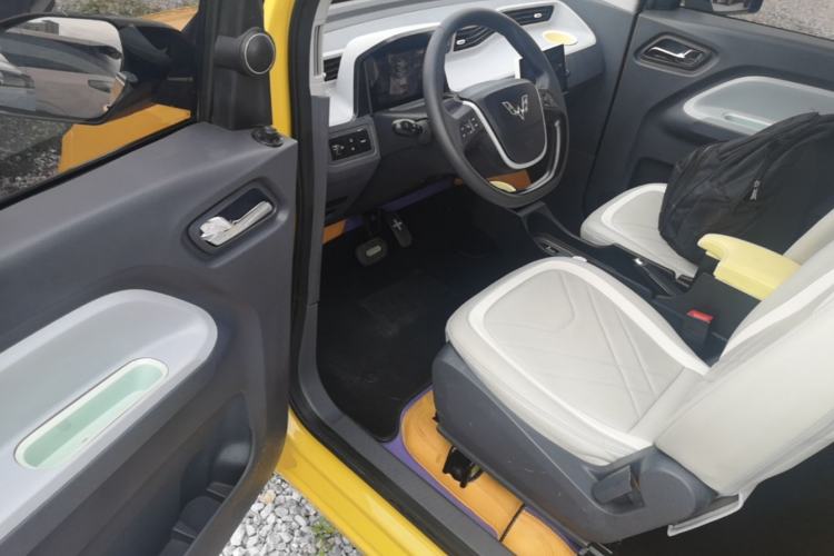 Used Wuling Hongguang MINIEV 2021 Macaron Premium Model – Lithium Iron Phosphate Driver Seat