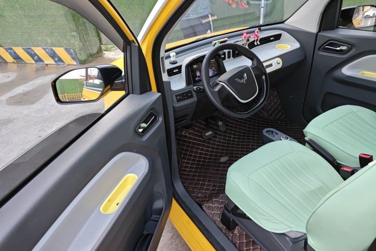 Used Wuling Hongguang MINIEV 2021 Macaron Premium Model – Lithium-NMC Driver Seat