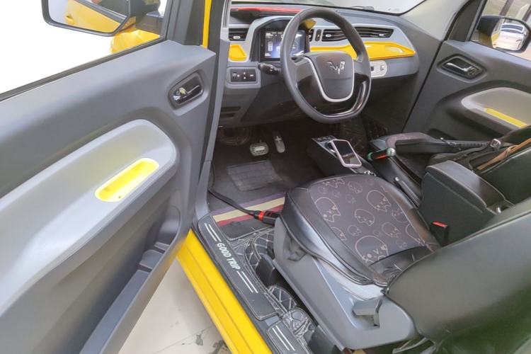 Used Wuling Hongguang MINIEV 2021 Macaron Premium Model – Lithium Iron Phosphate Driver Seat