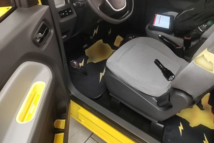 Used Wuling Hongguang MINIEV 2021 Macaron Fashion Model Lithium Iron Phosphate Driver Seat