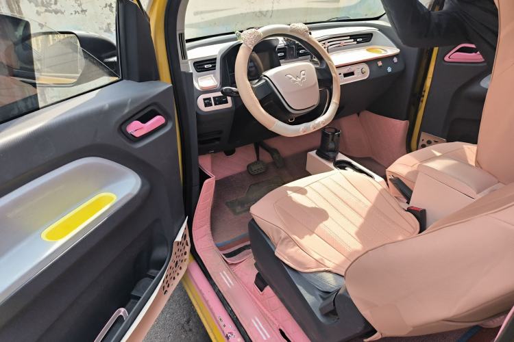 Used Wuling Hongguang MINIEV 2021 Macaron Premium Model – Lithium Iron Phosphate Driver Seat