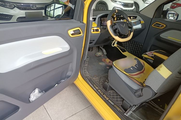 Used Wuling Hongguang MINIEV 2021 Macaron Premium Model – Lithium Iron Phosphate Driver Seat