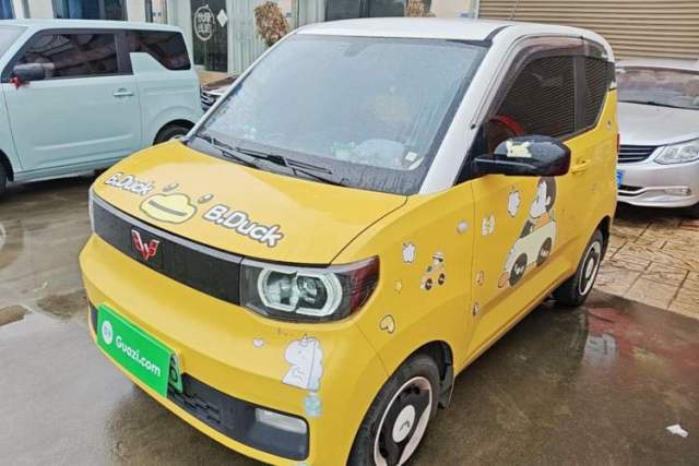 Używany Wuling Hongguang MINIEV 2021 Macaron Premium Model – Lithium Iron Phosphate