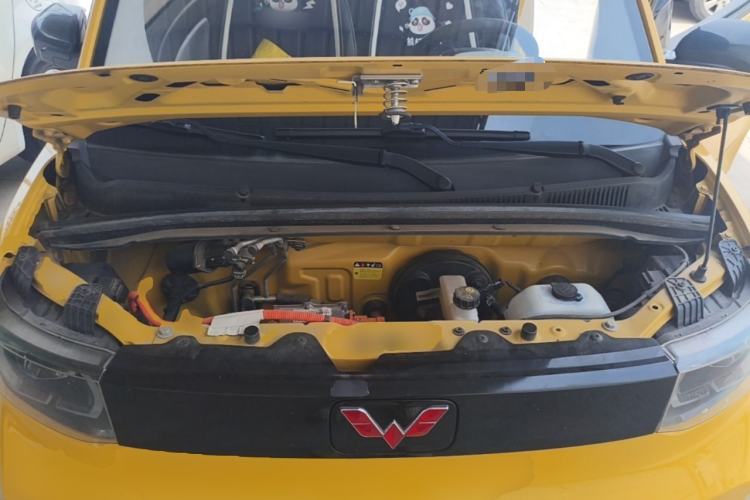 Used Wuling Hongguang MINIEV 2021 Macaron Fashion Model Lithium Iron Phosphate Engine Bay