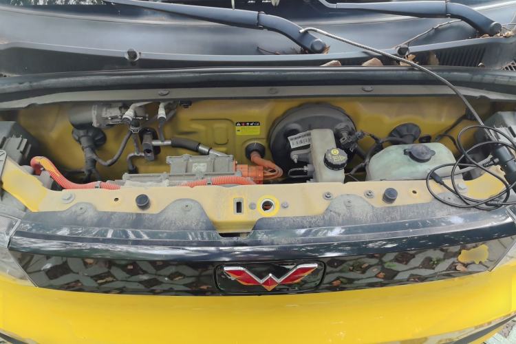 Used Wuling Hongguang MINIEV 2021 Macaron Fashion Model Lithium Iron Phosphate Engine Bay