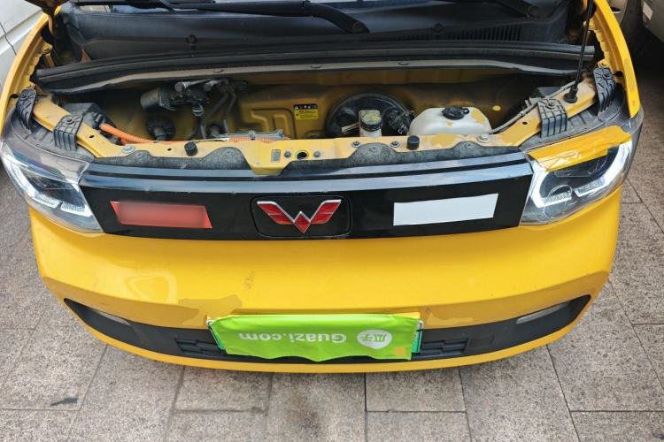 Used Wuling Hongguang MINIEV 2021 Macaron Sandwich Model 170 km Lithium Iron Phosphate Engine Bay
