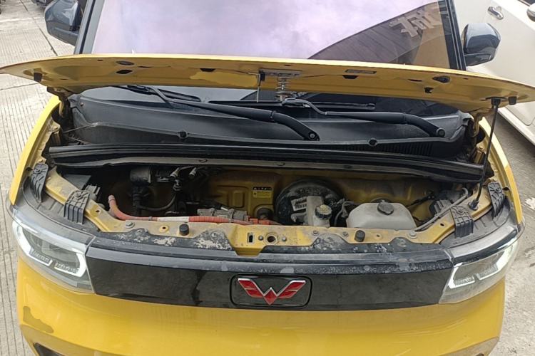 Used Wuling Hongguang MINIEV 2021 Macaron Fashion Model Lithium Iron Phosphate Engine Bay