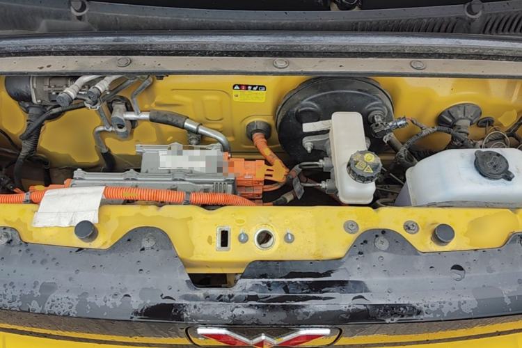 Used Wuling Hongguang MINIEV 2021 Macaron Fashion Model Lithium Iron Phosphate Engine Bay