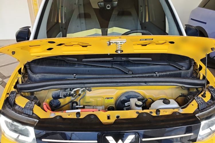 Used Wuling Hongguang MINIEV 2021 Macaron Fashion Edition Lithium-Ion Battery Engine Bay