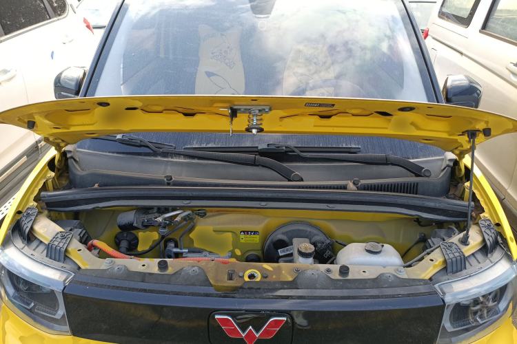 Used Wuling Hongguang MINIEV 2021 Macaron Fashion Edition Lithium-Ion Battery Engine Bay