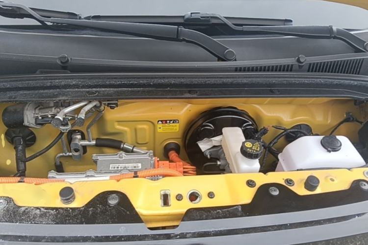Used Wuling Hongguang MINIEV 2021 Macaron Fashion Model Lithium Iron Phosphate Engine Bay